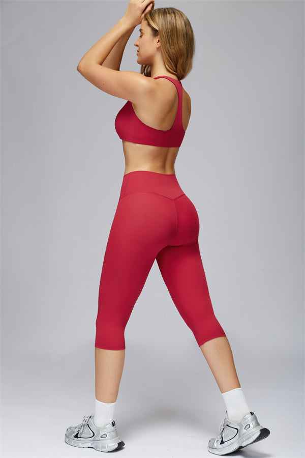 The FlexCore Sports Bra Capri Leggings 2-Piece Set